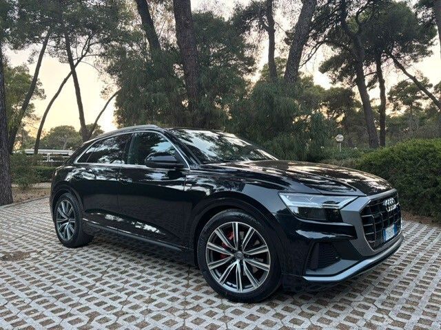 AUDI Audi Q8 45 TDI quattro tiptronic Sport