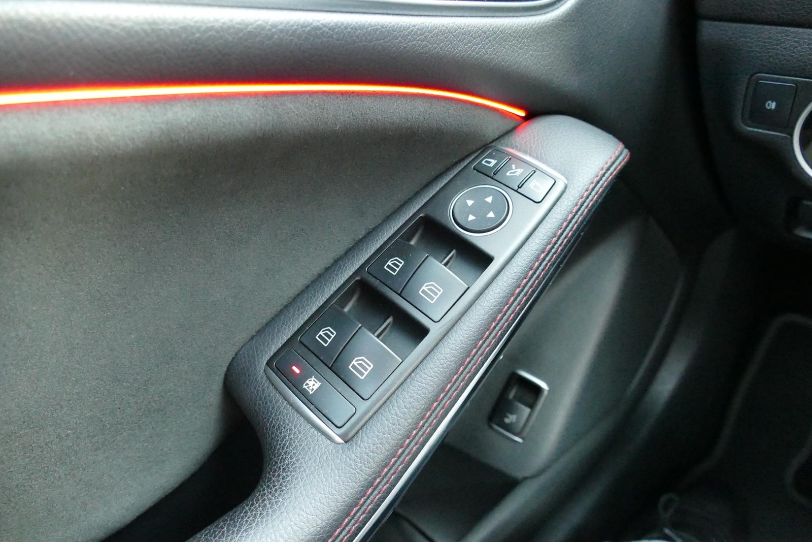 Mercedes-Benz CLA 200 AMG Line LED Navi Panorama Tempomat PDC