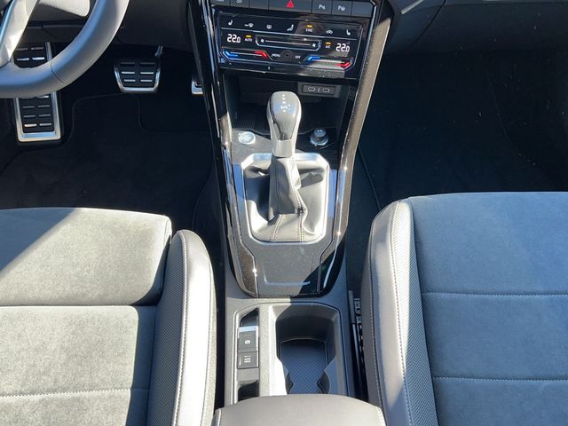 T-Roc R-Line 1.5 l TSI DSG FACEL. LED MATRIX-LED