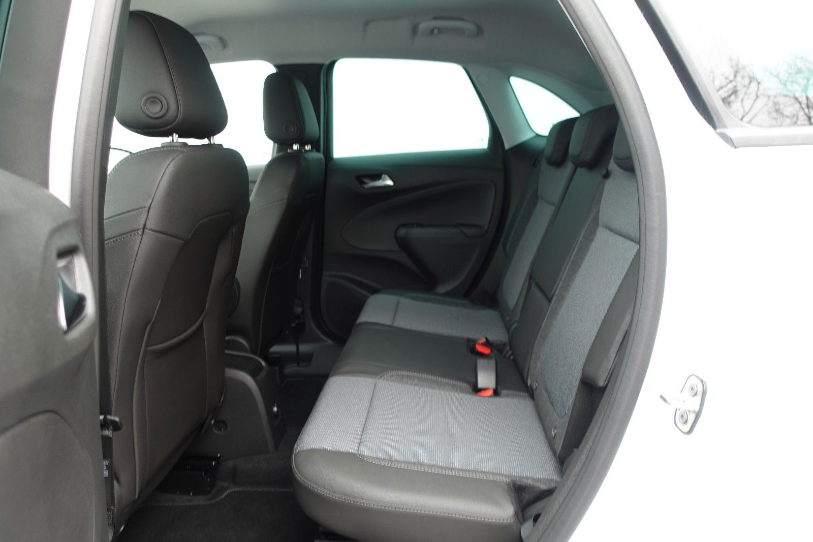 Fahrzeugabbildung Opel Crossland Elegance 1.2T,Navi,Kamera,Sitzhz,Allw.