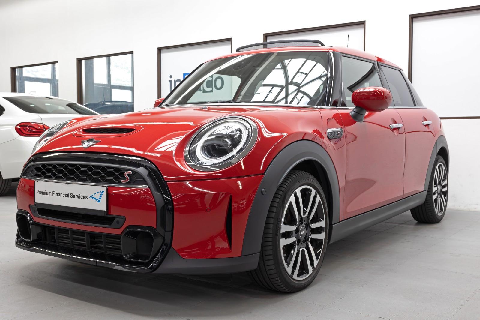 MINI Cooper S LED Navi HUD Kamera H&K Pano