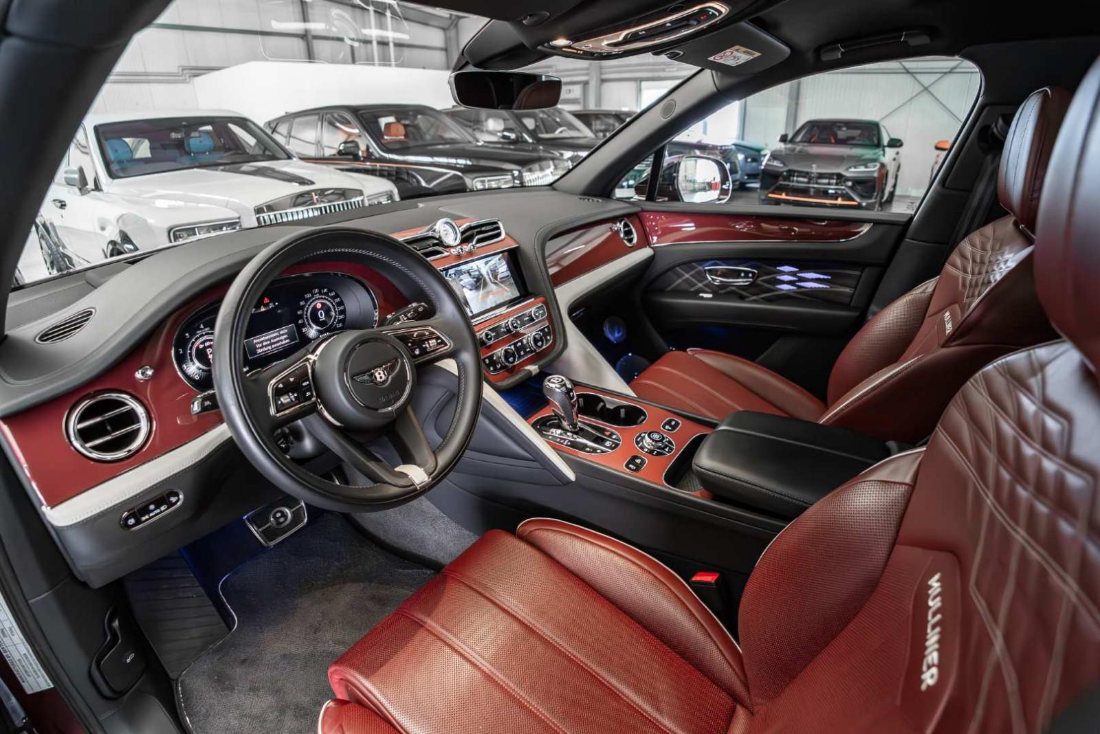 Bentley Bentayga 4.0 V8 EWB Mulliner New Model / 4 Seats
