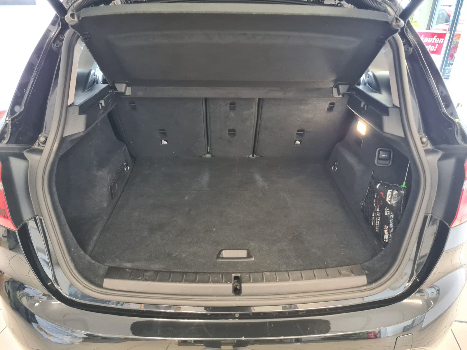 Fahrzeugabbildung BMW 225 Active Tourer 225xe/NAVI/ca. 30€ Steuer/Jahr