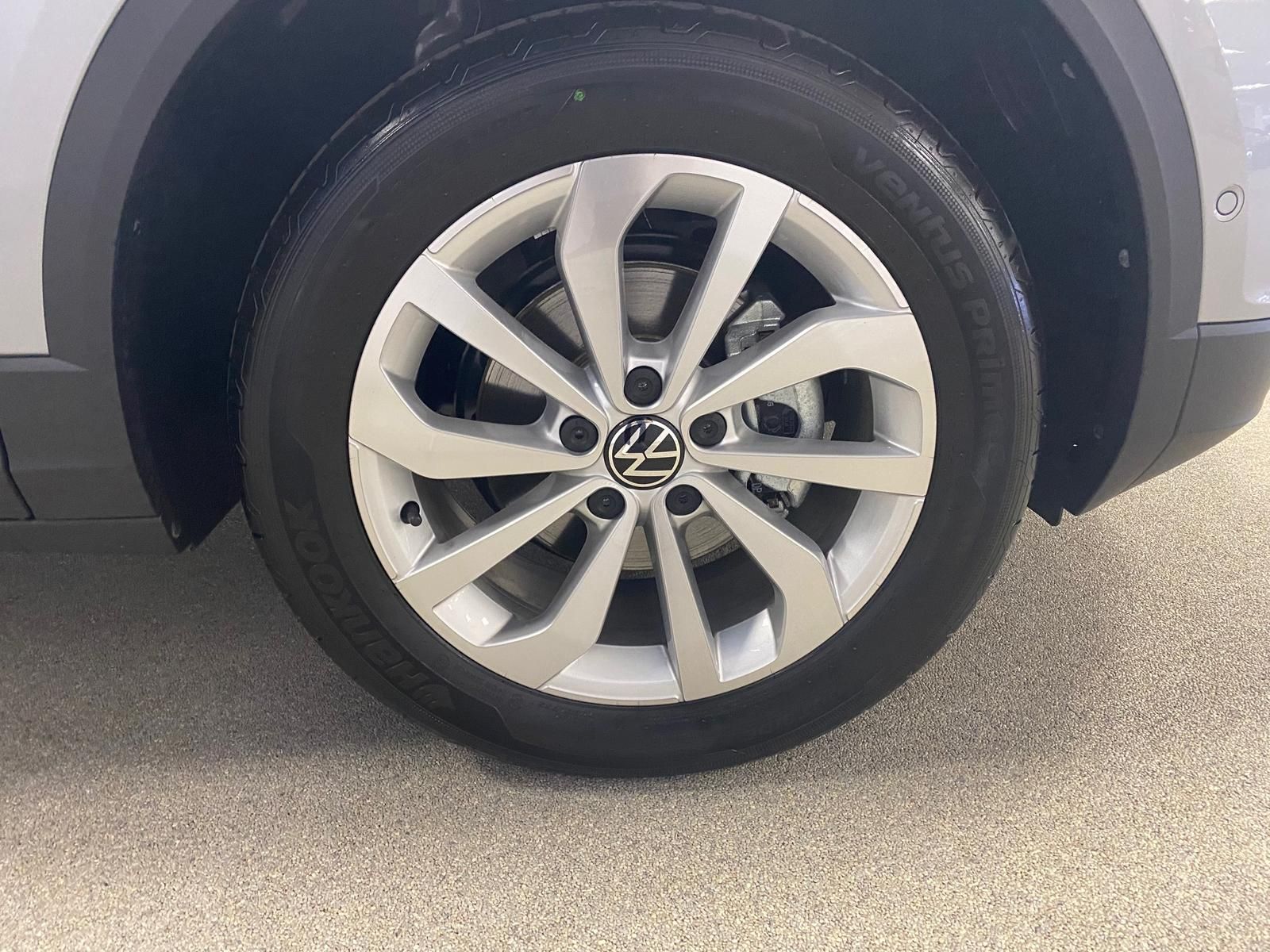 Fahrzeugabbildung Volkswagen Golf Variant 2.0 16V T FSI R BMT/Start-Stopp 4Mo