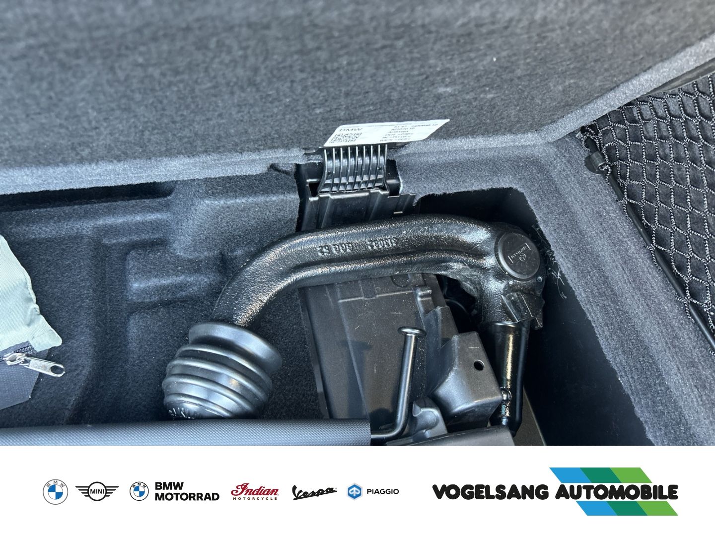 Fahrzeugabbildung BMW 320 d xDrive Touring M Sport Park-Assistent