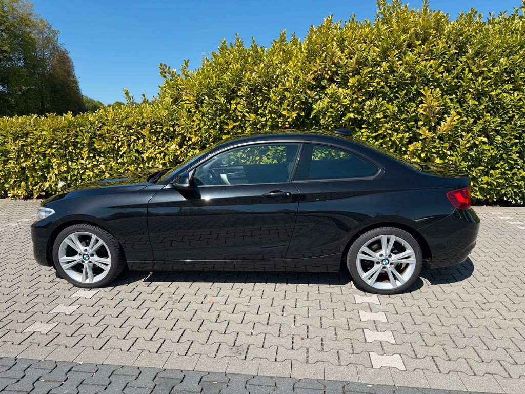 Image of BMW 218