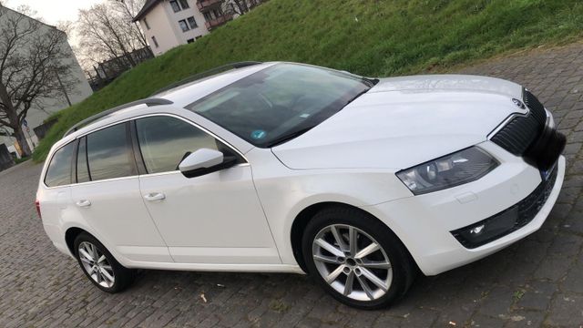 Skoda Octavia Combi Elegance (1.Hand)