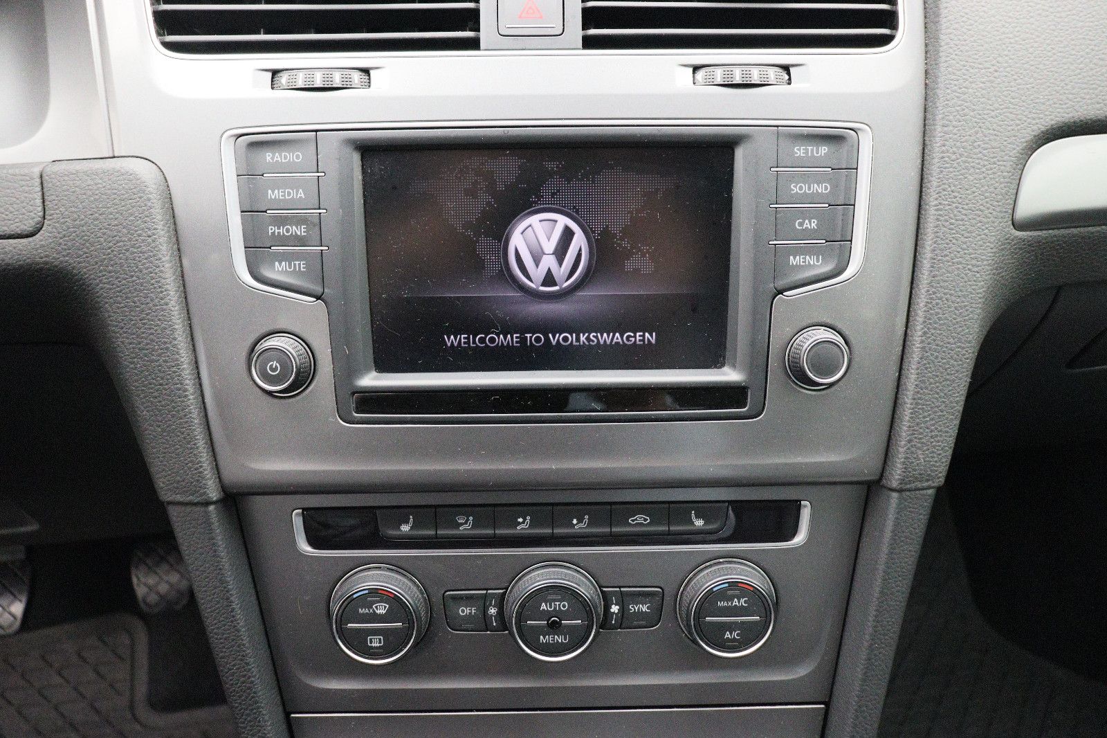 Fahrzeugabbildung Volkswagen Golf VII Variant 1.6 Trendline BlueMotion