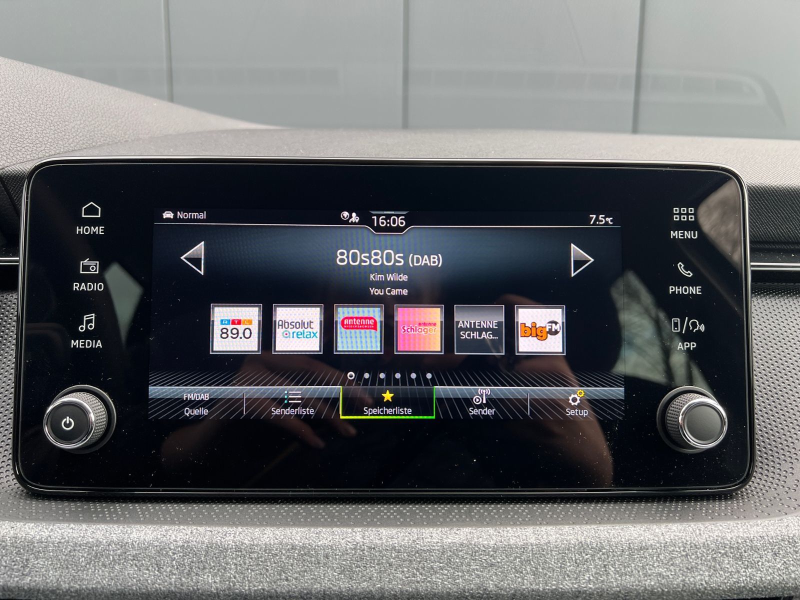 Fahrzeugabbildung SKODA Kamiq Tour 1.0 TSI DSG *AHK, ACC, 17"-LM*