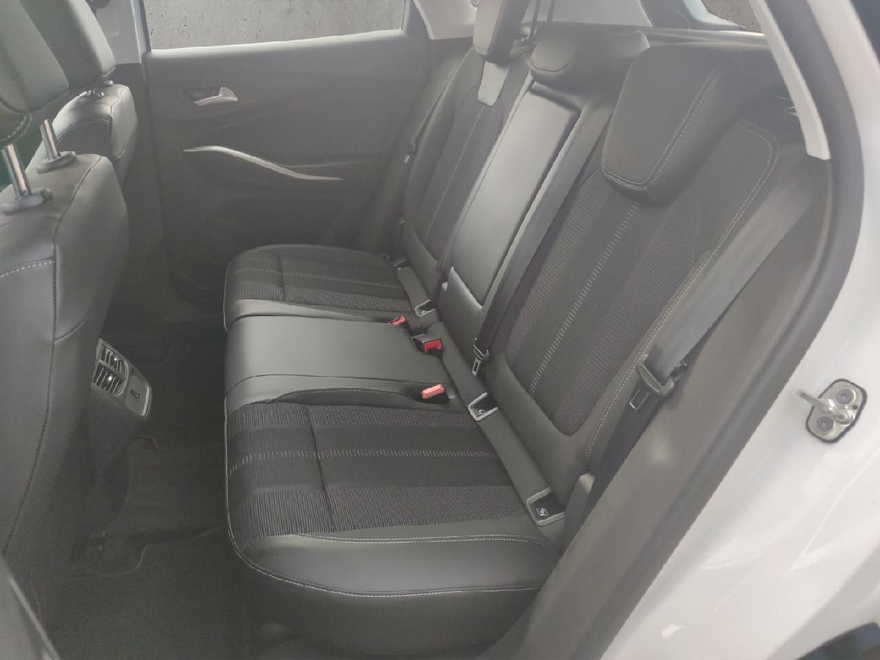 Fahrzeugabbildung Opel Grandland 1.2T GS - Sitz- Lenkradhzg., Klimaaut.
