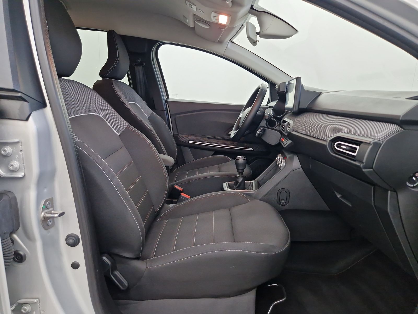 DACIA Jogger TCe 100 Eco-G Extreme+ Navi SHZ – Bild 12