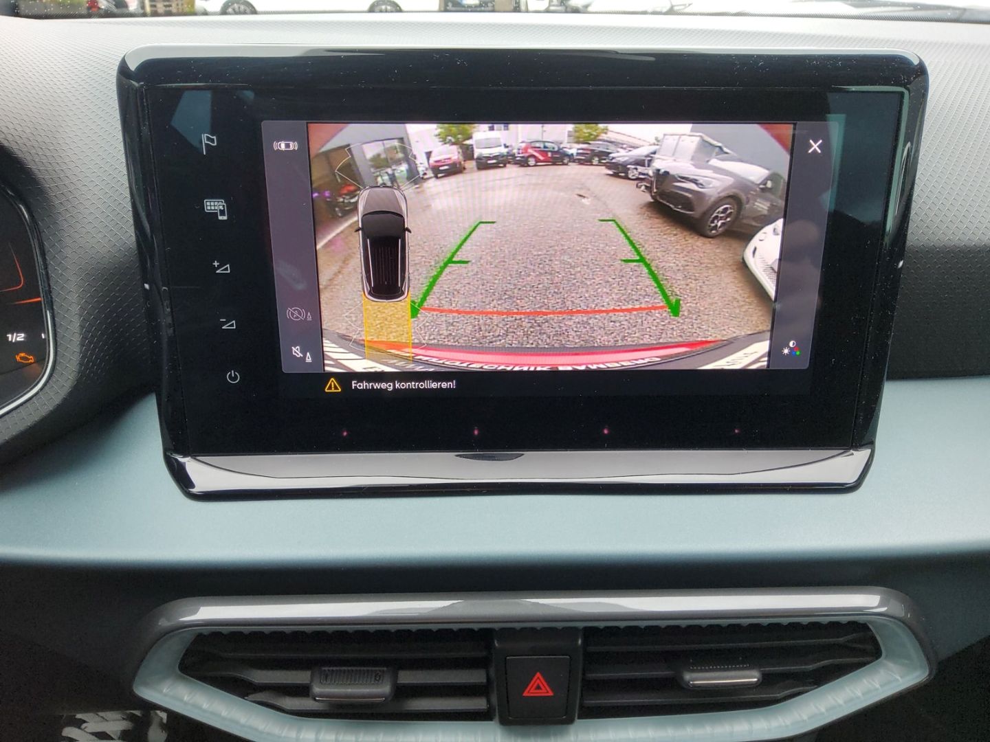 Fahrzeugabbildung SEAT Arona Xperience LED ACC PDC Rückfahrkamera Navi