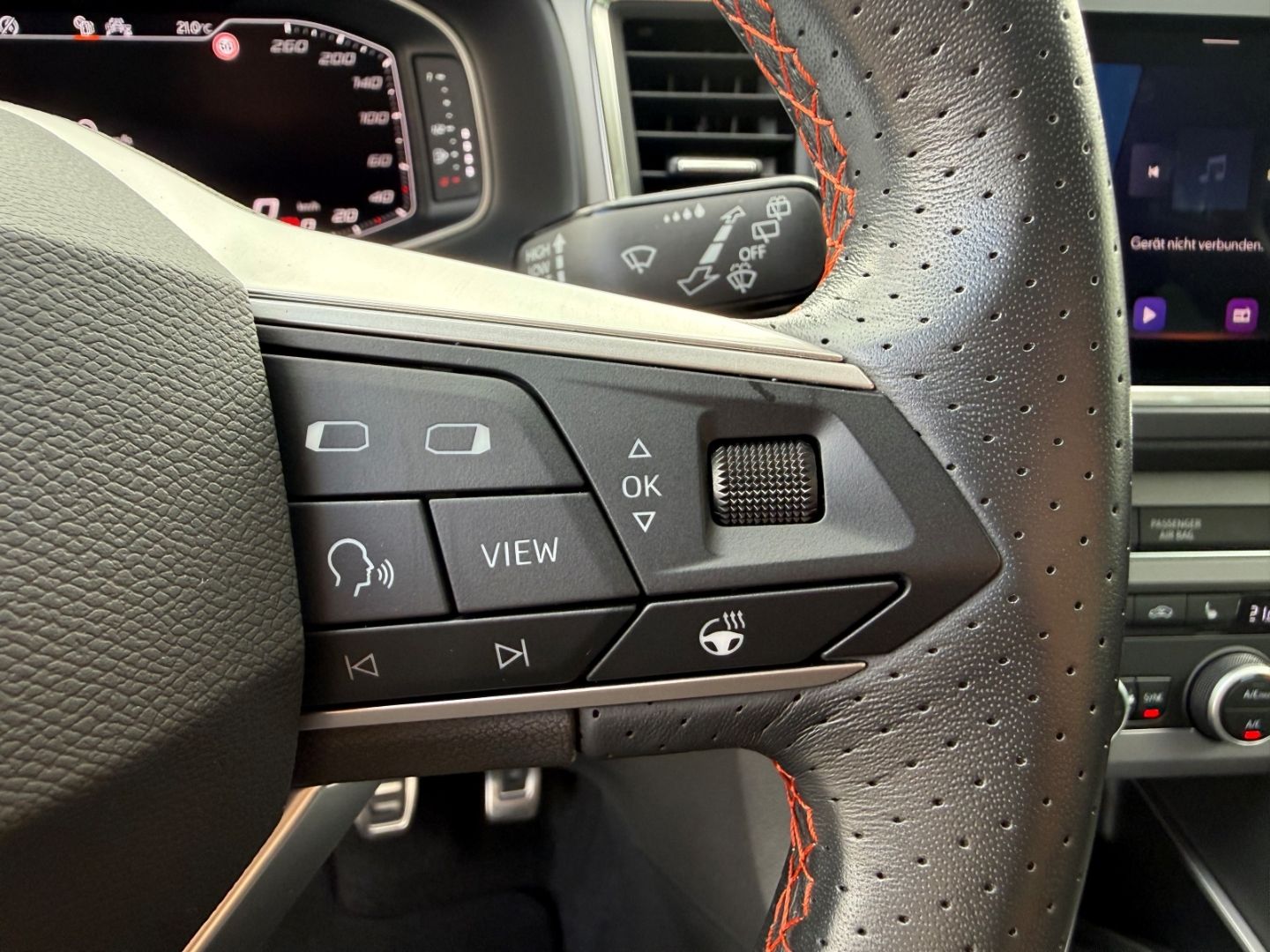 Fahrzeugabbildung SEAT Ateca 1,5 TSI FR LED AHK Navi RFK GJR TWA VZE Te