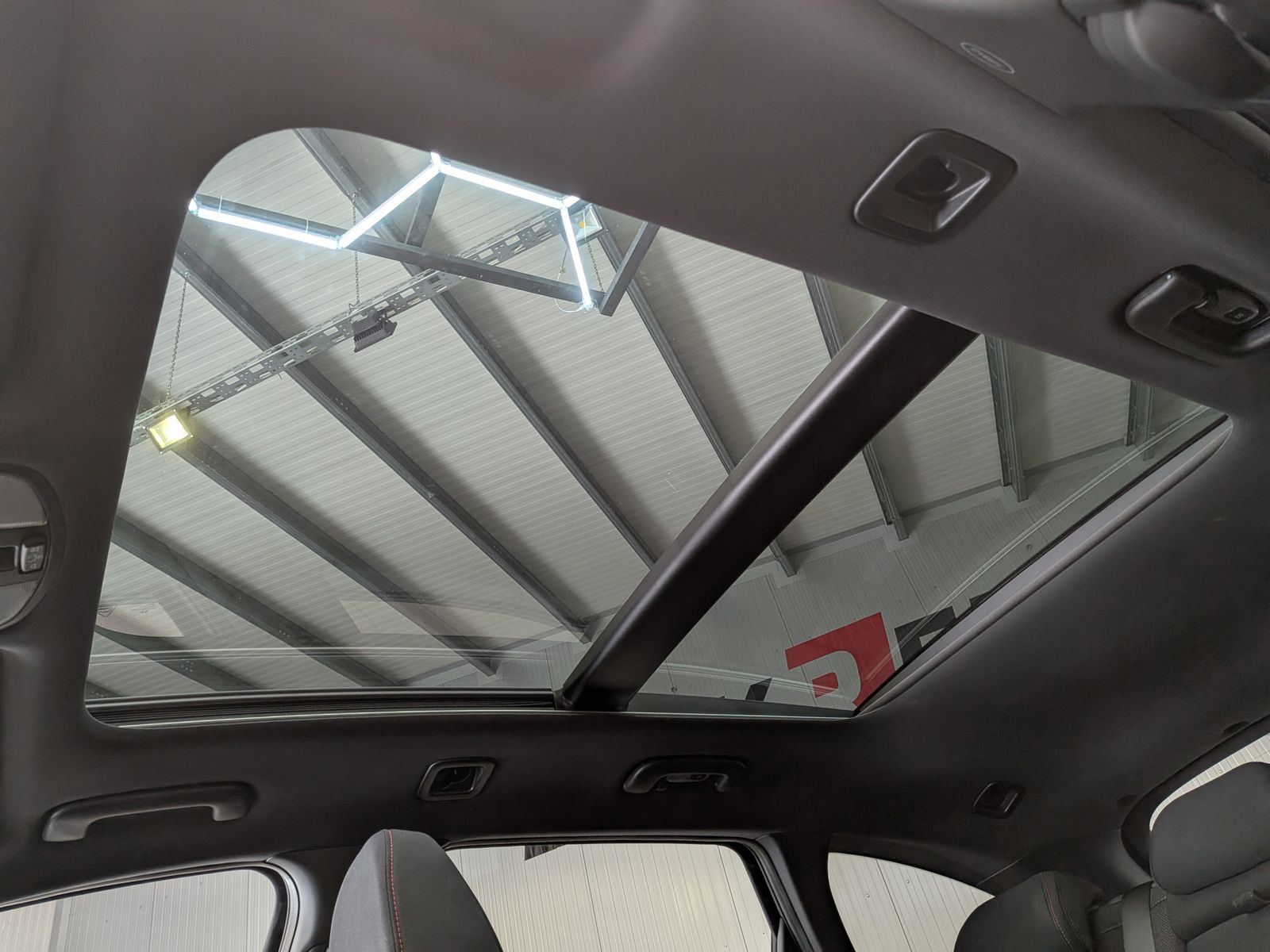 Fahrzeugabbildung Hyundai i30 1.5 N-Line LED*CARPLAY*CAM*PANO*KEYLESS*18"