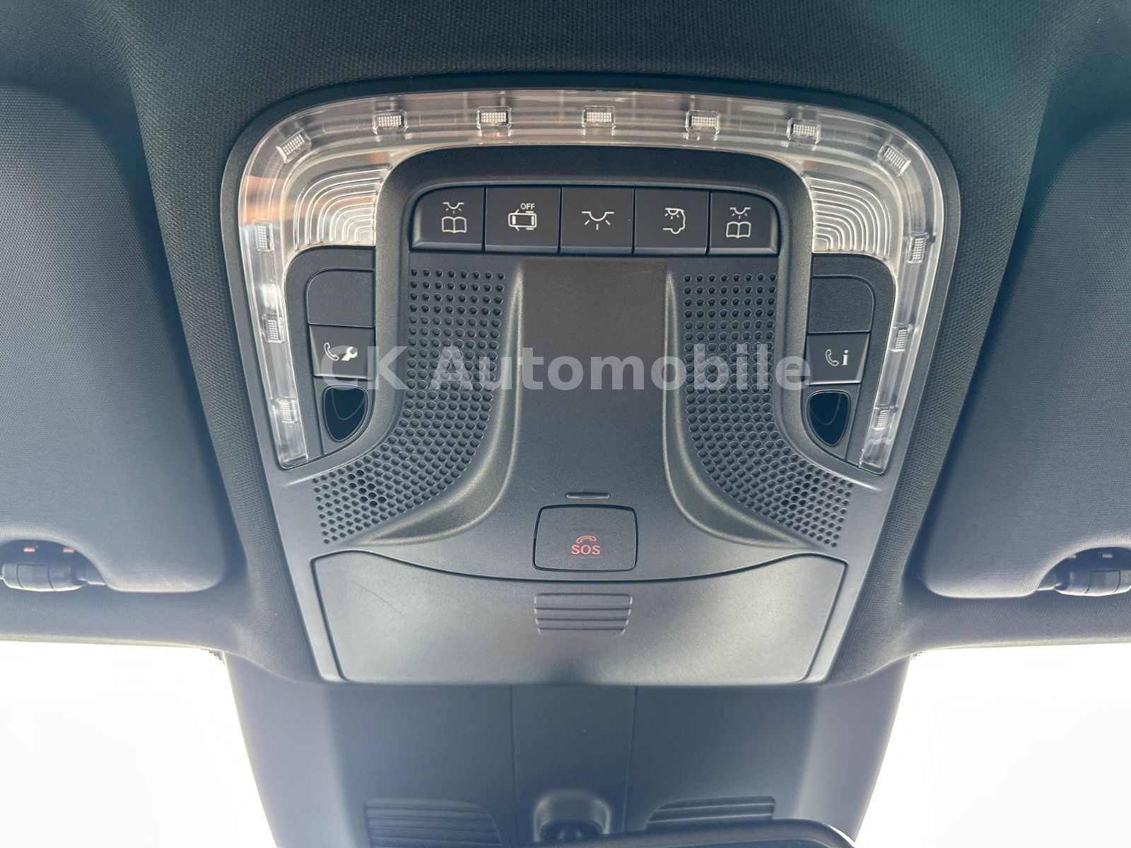 Fahrzeugabbildung Mercedes-Benz V 250d Edition 4MATIC Kompakt AMG-Line / 6 Sitze