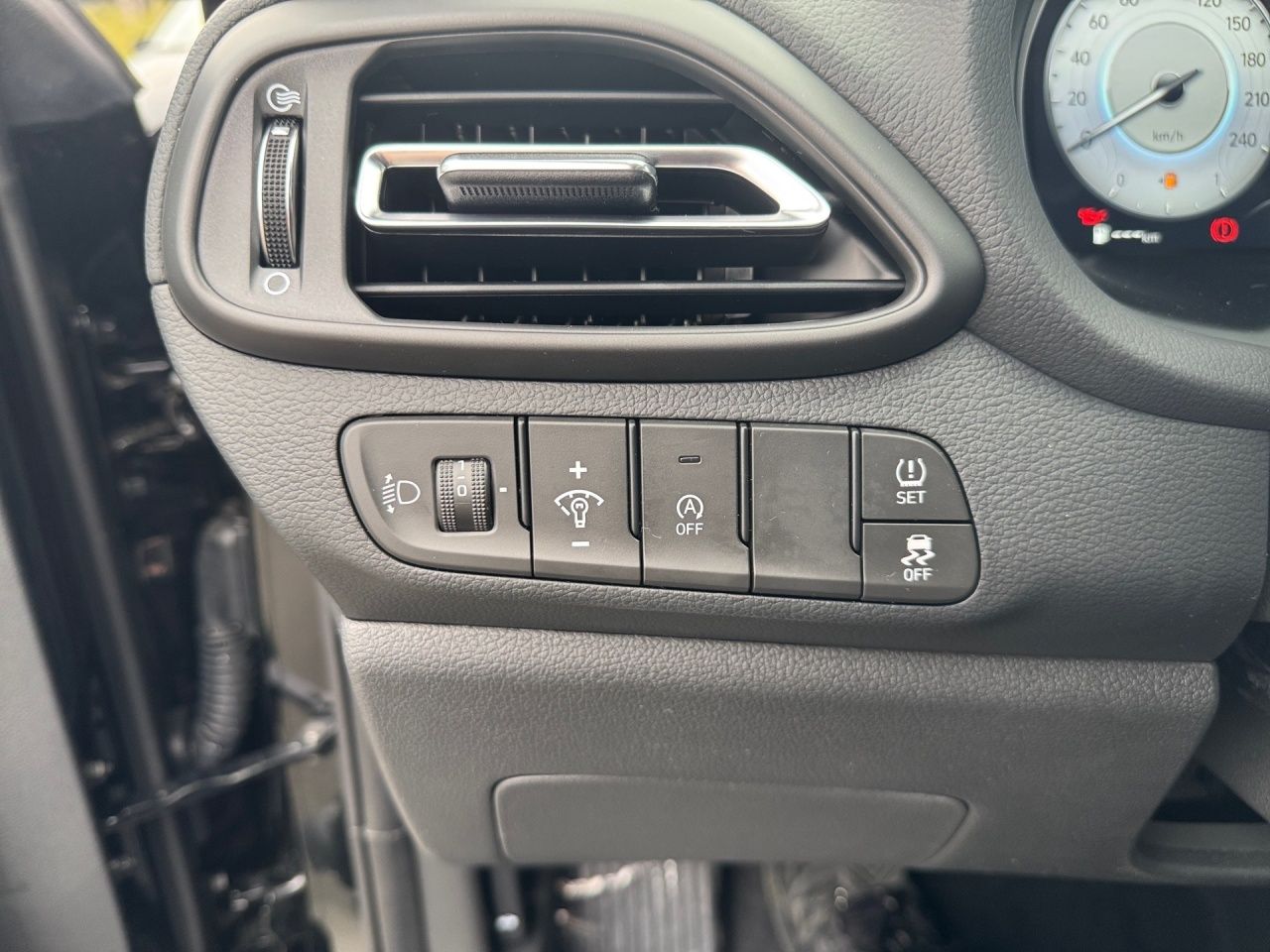 Fahrzeugabbildung Hyundai i30 ADVANTAGE LED*SHZ*LHZ*KAMERA*NAVI*USB*2Z-KL*
