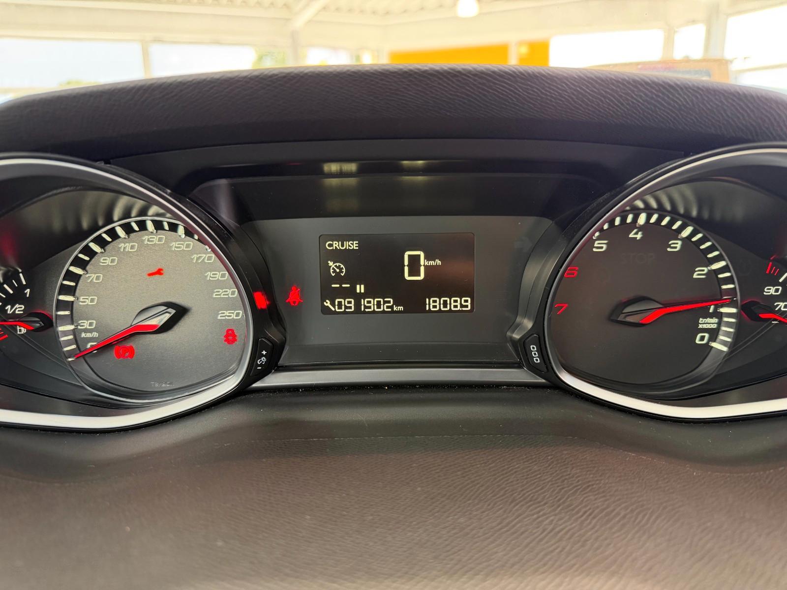 Peugeot 308 Style 1.2 Kamera Panorama Sitzheizung