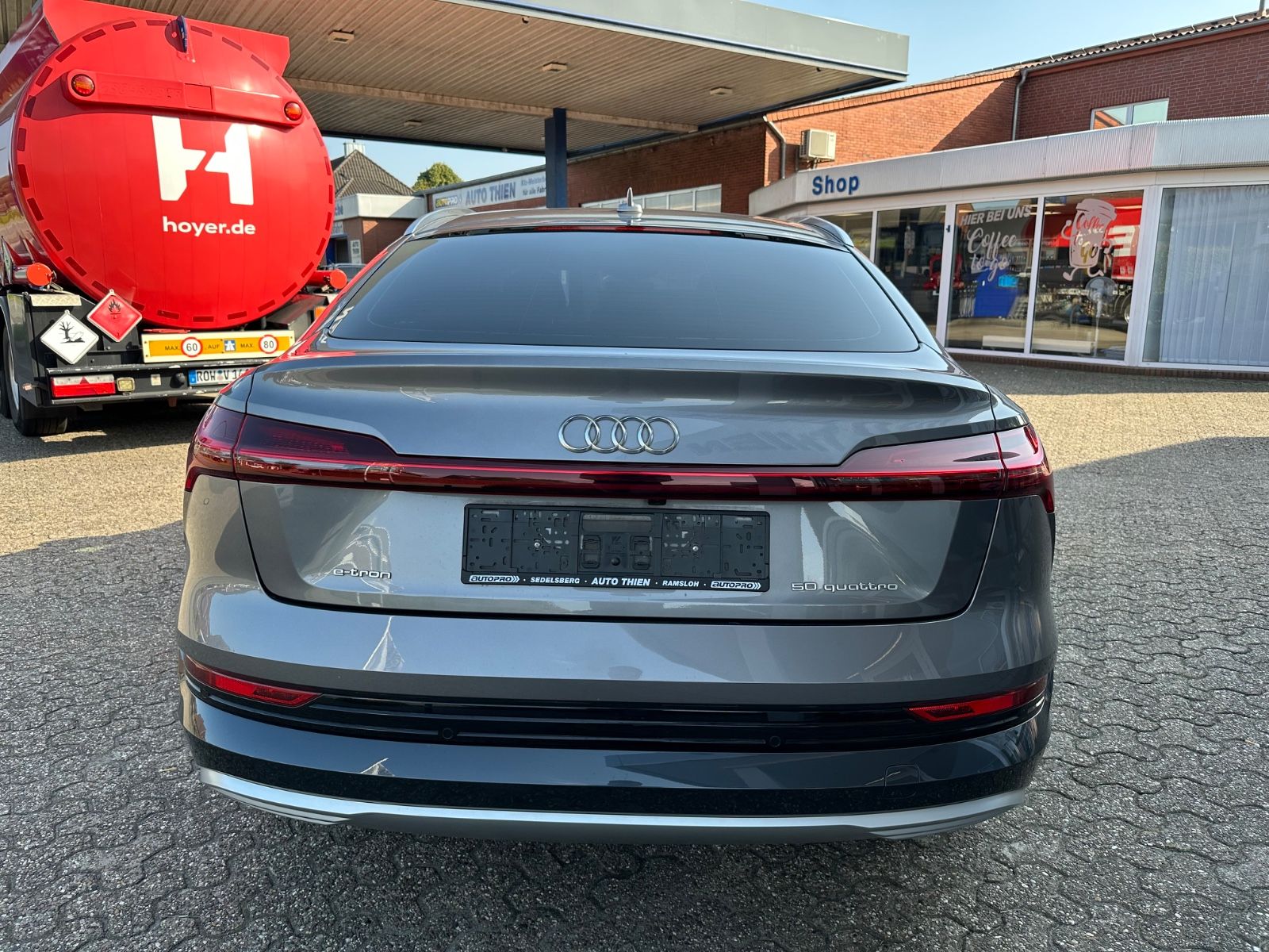 Fahrzeugabbildung Audi e-tron Sportback 50 quattro advanced AHK/ACC/HUD