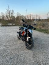 KTM 125 Duke silver - KTM 125