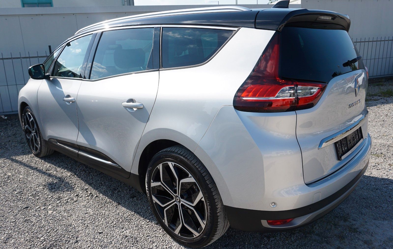 Fahrzeugabbildung Renault Renault Scenic IV Grand Techno, Kamera, LED