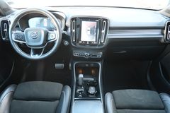 Fahrzeugabbildung Volvo XC40 T5 AWD Autom. R-Design INTRO*360°*PANO*ACC*