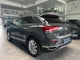 Volkswagen T-Roc Sport4Motion AUTOM. DISTANZREGELUNG-KAMERA - Volkswagen T-Roc: Sport