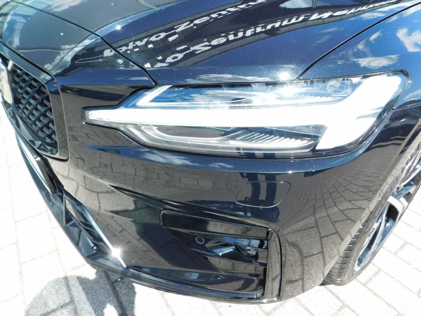 Fahrzeugabbildung Volvo V60 B4 B DKG Plus Dark