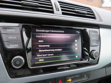 Fahrzeugabbildung SKODA Fabia Combi Ambition NAVI/APP SITZH PDC GJ 1.HD