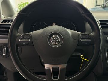 Volkswagen Touran - 10