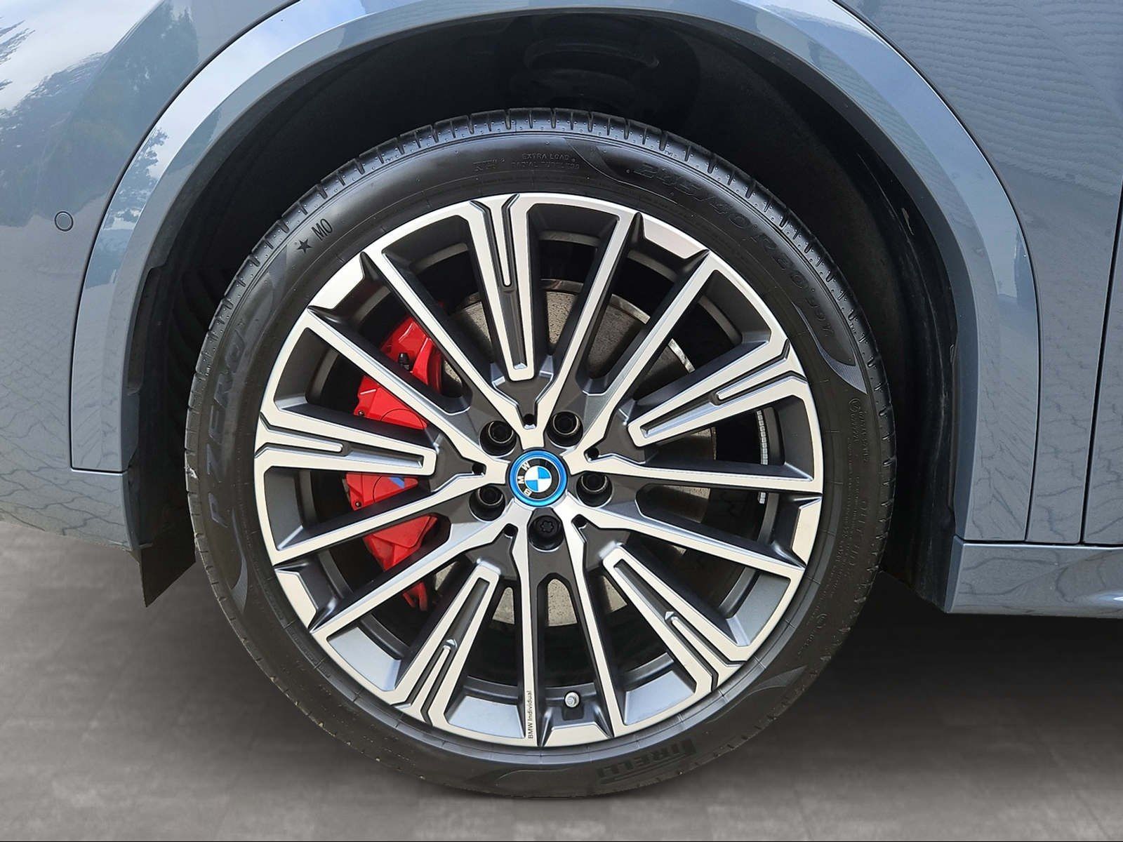BMW iX2 - Bild 12