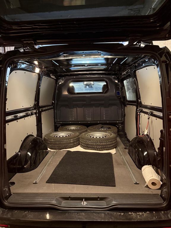 Image of Mercedes-Benz Vito