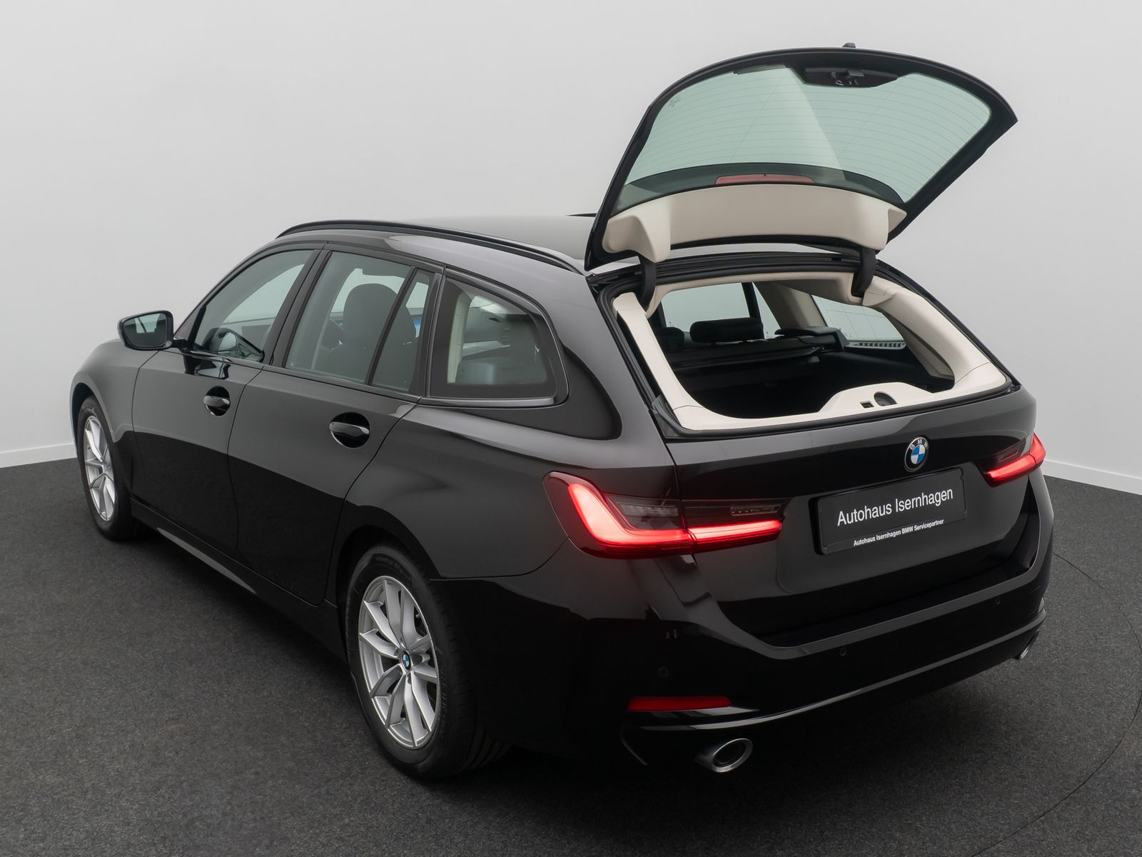 Fahrzeugabbildung BMW 320d DAB Leder Widscreen PDC Komfort Sport LED