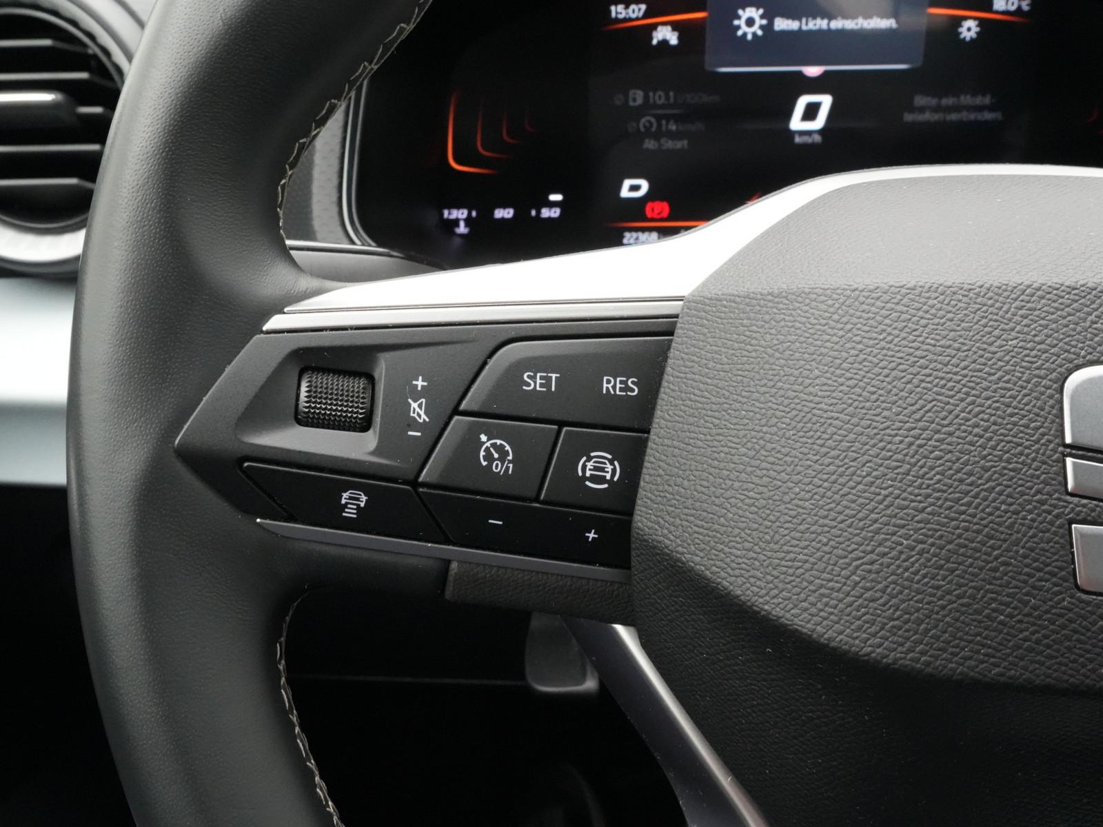 Seat Arona Style ACC LED KAM PDC SHZ CARPLAY