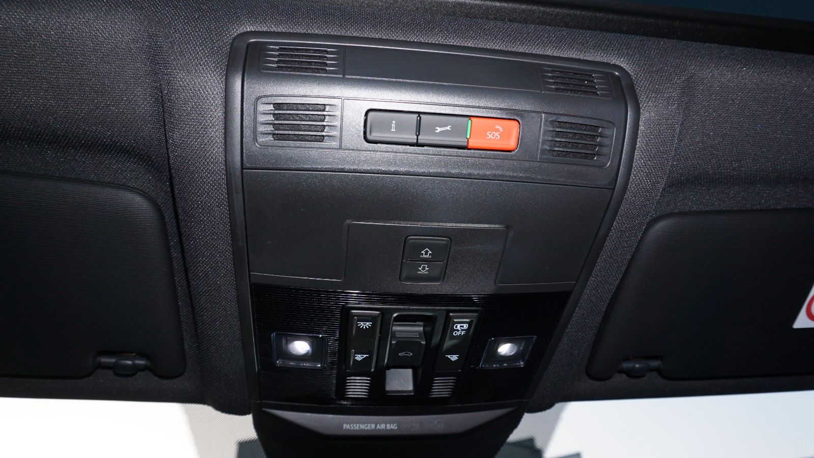 Fahrzeugabbildung Volkswagen T-Roc Sport 4Motion, Kamera, Navi, Pano, Black