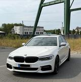 BMW M Sport scheckheftgepflegt Voll.Service NEU Pano - BMW 540 in Duisburg