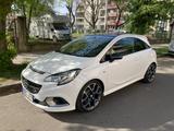 Opel Corsa 1.6 Turbo OPC Performance - Opel Corsa: Weiß, Opc