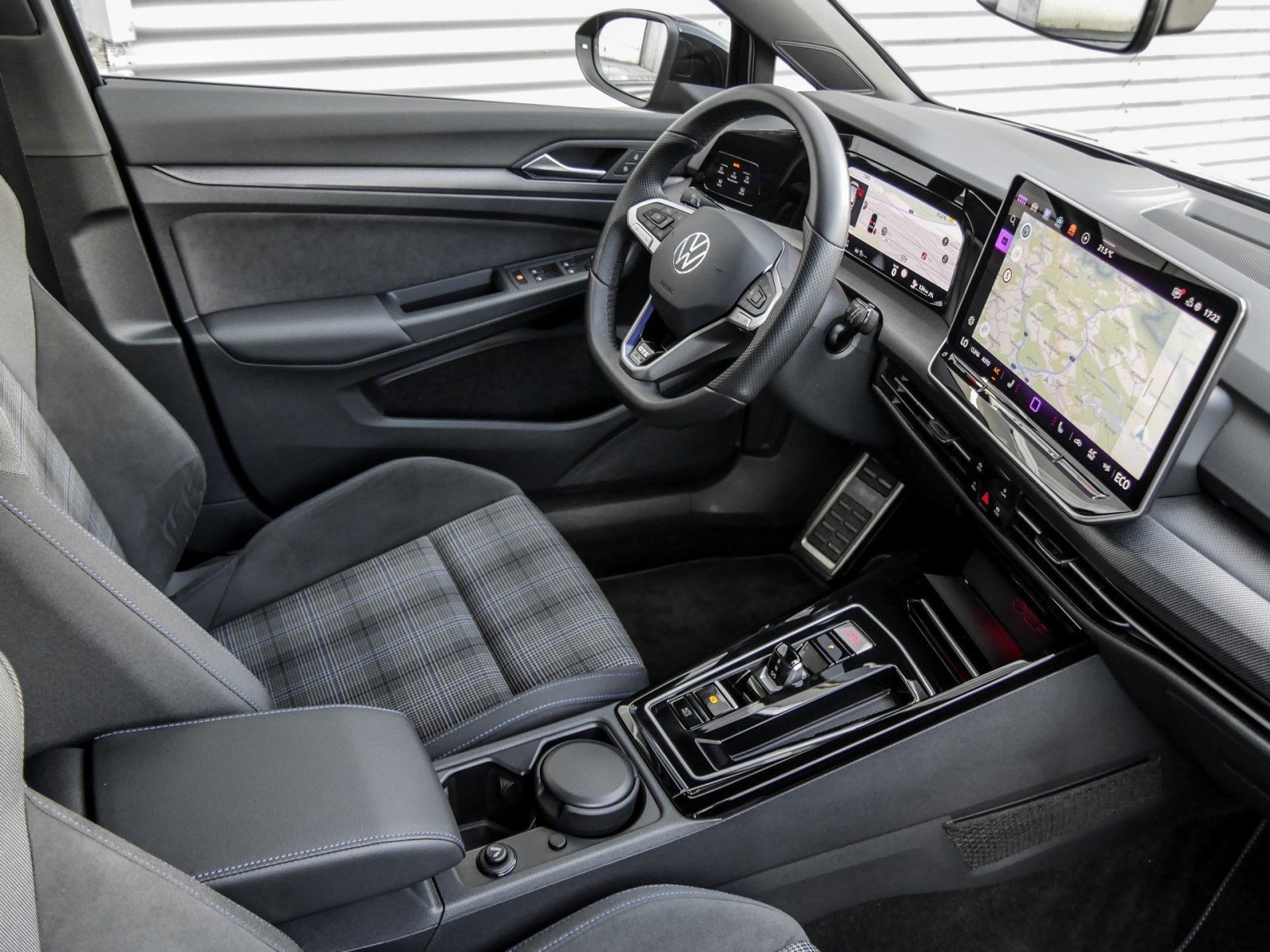 Volkswagen Golf VIII GTE Hybrid MATRIX BLACK STYLE AREA VIE foto 3