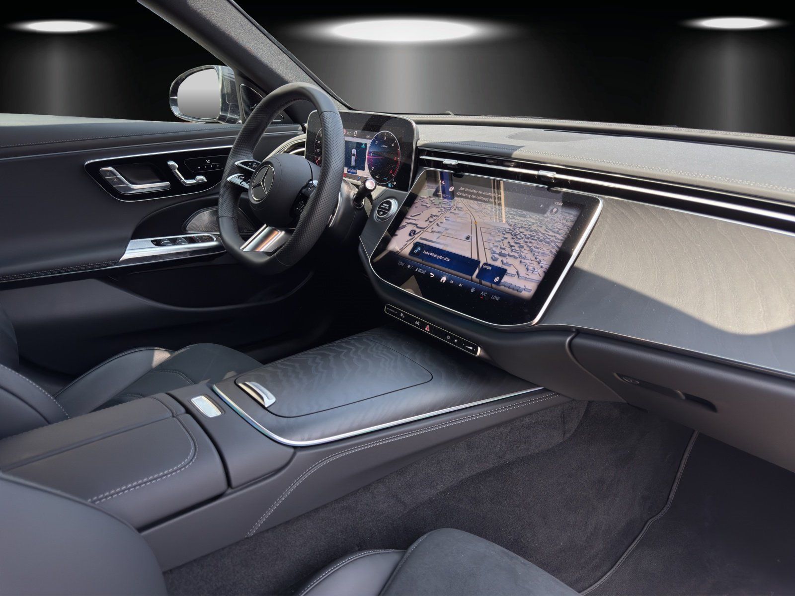 Fahrzeugabbildung Mercedes-Benz E220d T AMG Advanc+ AIRMATIC Burme AHK 20"DISTRO