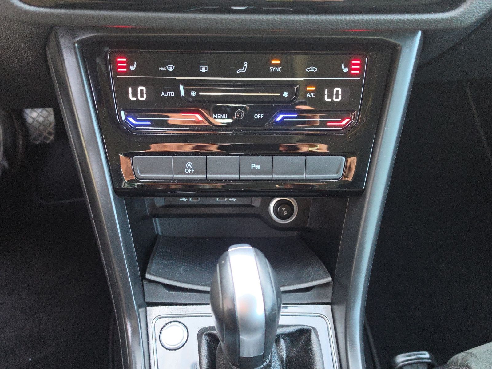 Fahrzeugabbildung Volkswagen Touran Highline BMT/Start-Stop AUTOMATIK 1.Hand