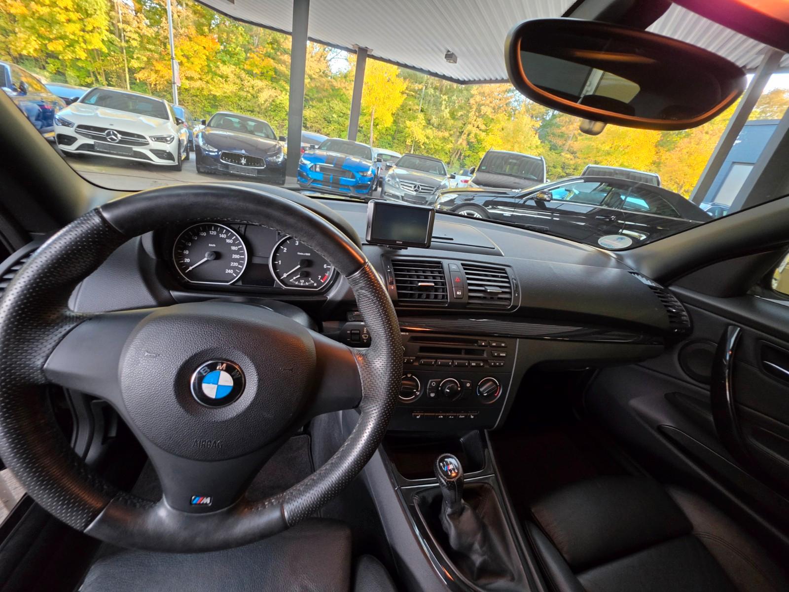 BMW 118i Cabrio M-Sport LEDER/Navi-BMW/PDC/1.Hand
