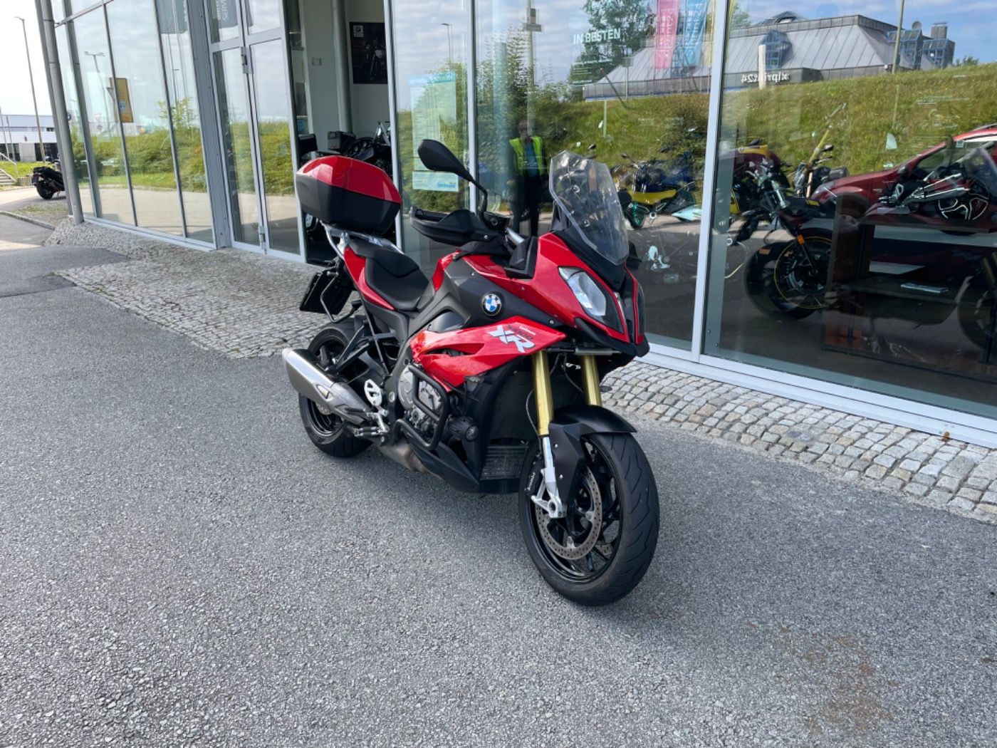 Fahrzeugabbildung BMW S 1000 XR mit Tieferlegung aus 1. Hand