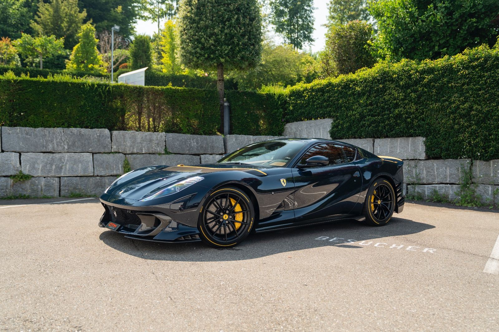 FERRARI 812