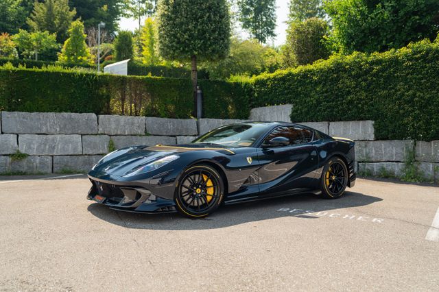 FERRARI 812