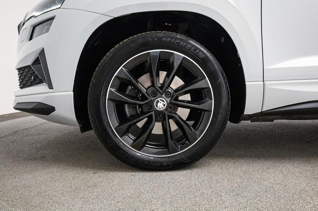 Skoda Karoq 2022 г. Белый, пробег 37900 км