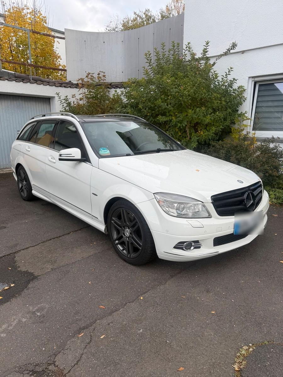 Mercedes-Benz C 320