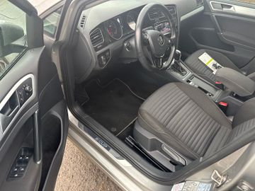 Volkswagen Golf - 8