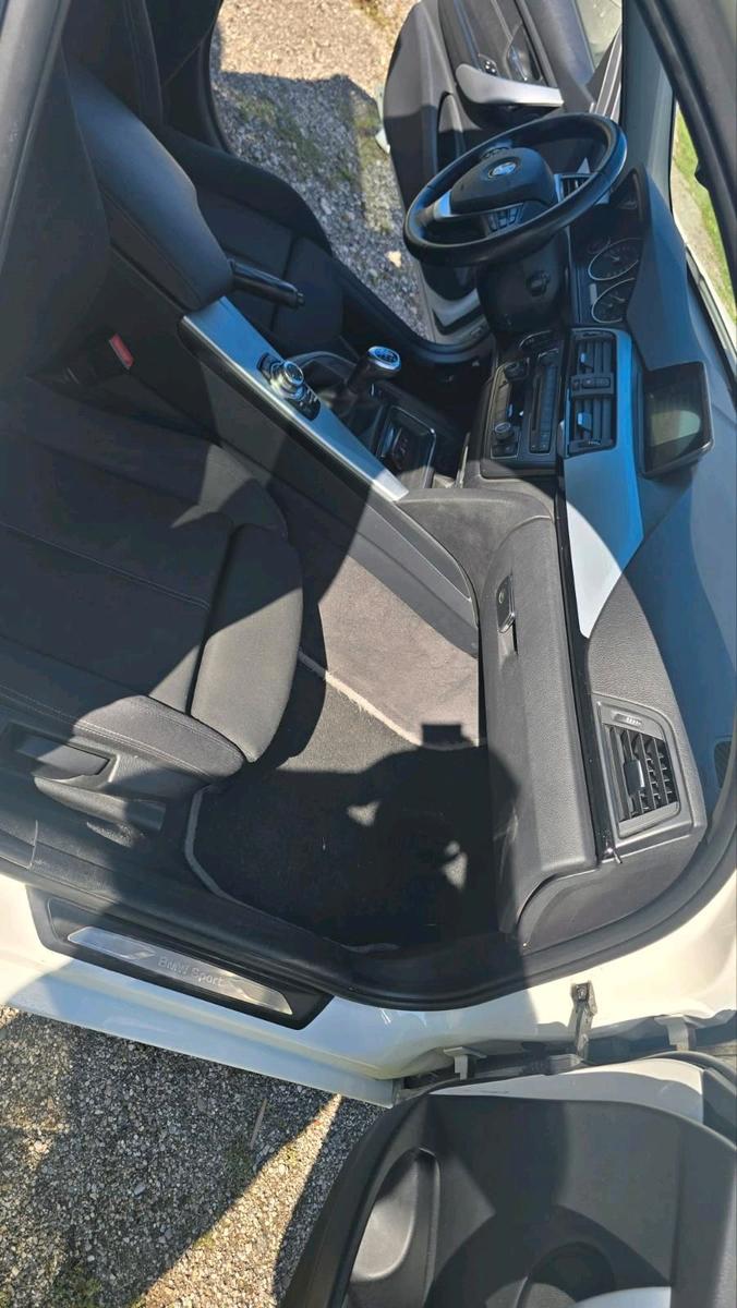 BMW 318 2013 — photo 10