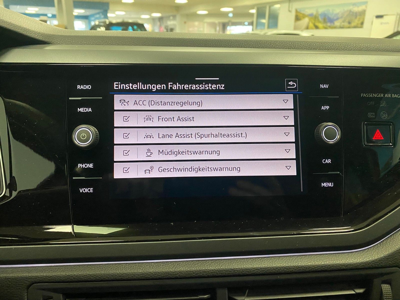 Fahrzeugabbildung Volkswagen Taigo 1.5 TSI DSG R-LINE+Black Style+ACC+Matrix+