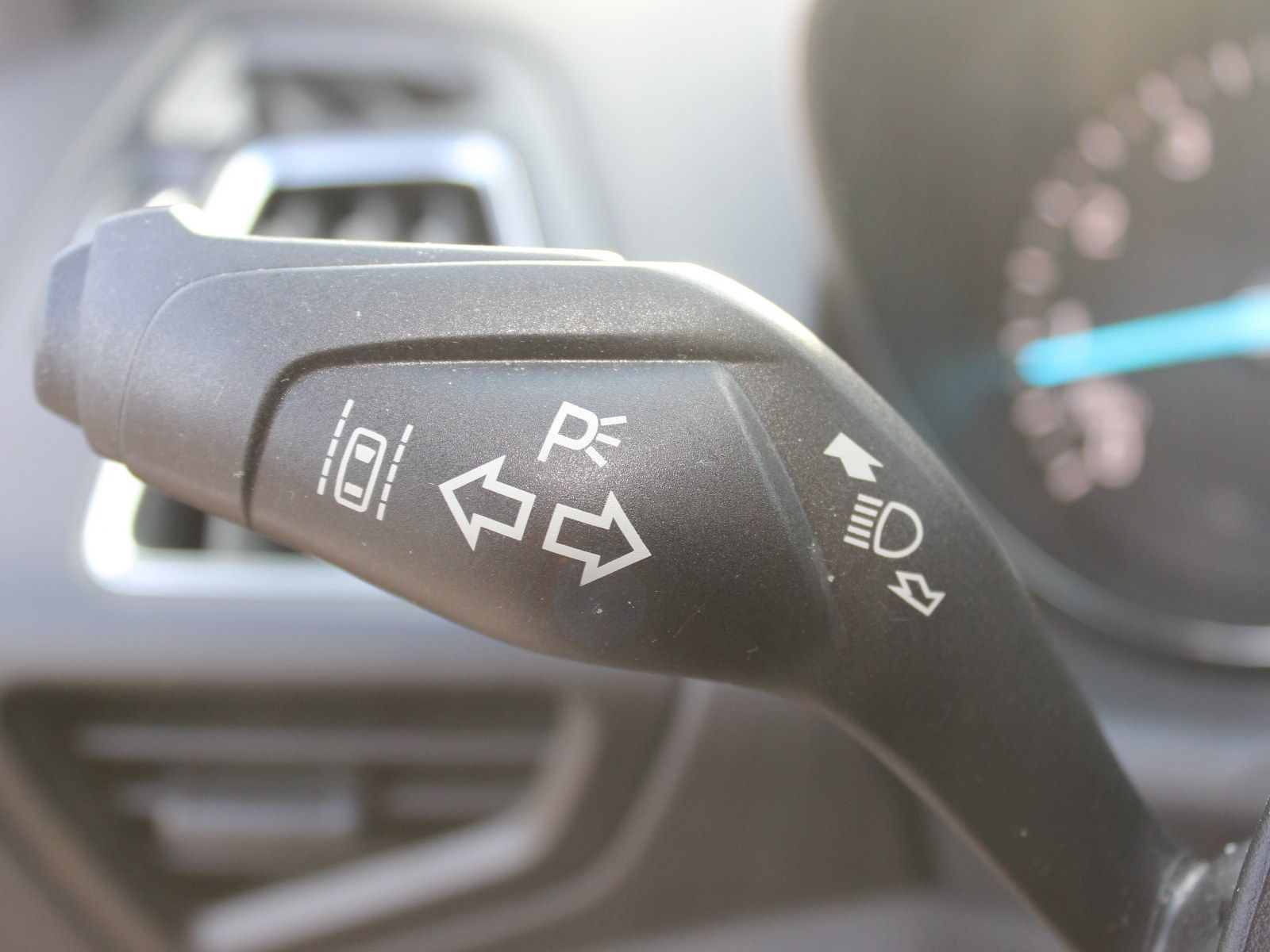 Fahrzeugabbildung Ford Kuga ST-Line 1,5 EcoBoost Start/Stopp