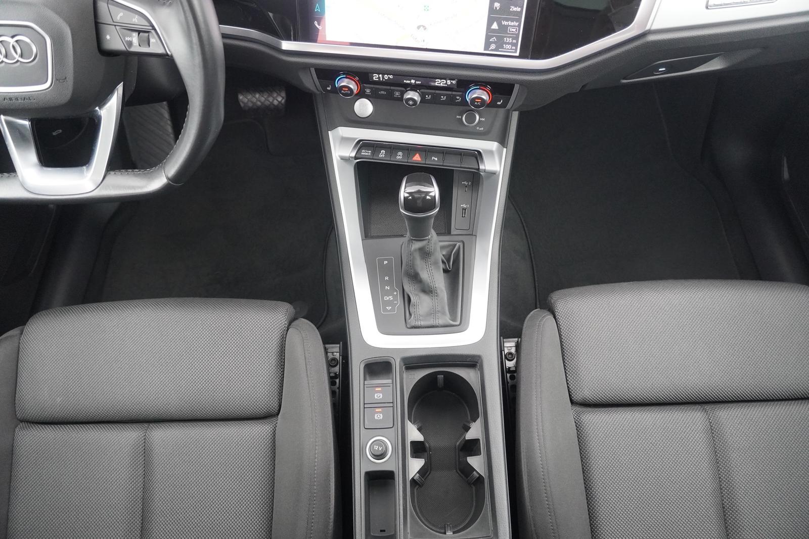 Audi Q3 40 2.0 TFSI quattro basis Panorama AHK LED